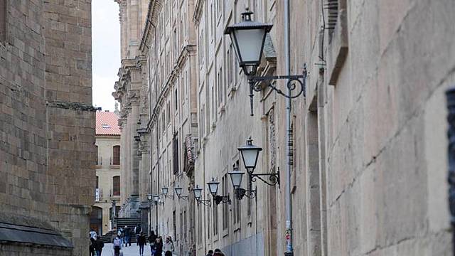 First electric street lighting in Salamanca