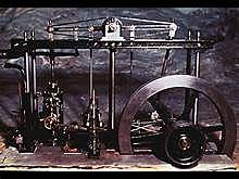 Creación de la primer maquina de vapor con condensador