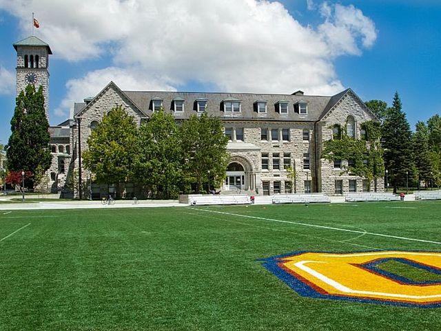 Queen´s  University de Kingston