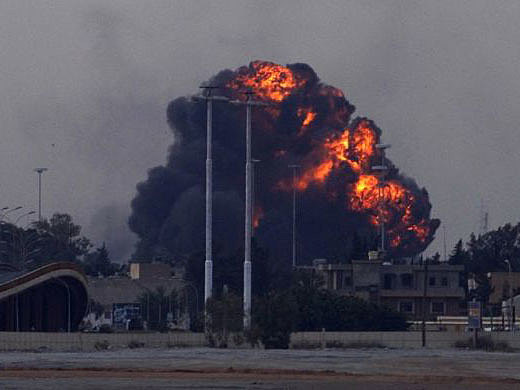 Se bombardea a Libia por terrorismo.