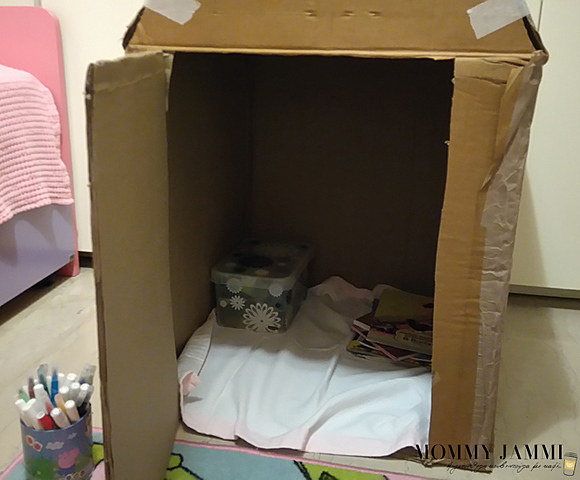 Τα παιδιά σκέφτονται να της φτιάξουμε σπιτάκι για να προστατεύεται από το κρύο.