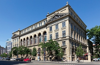 beiratkozás a budapesti egyetemre