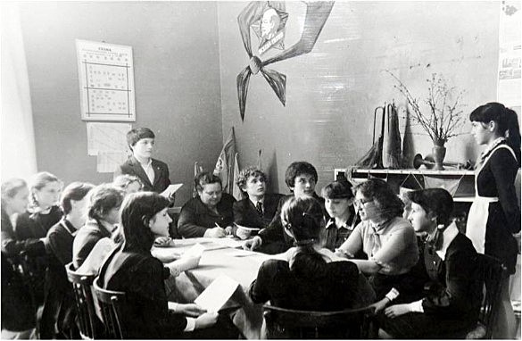 Пионерские и комсомольские организации