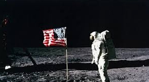 Llega el hombre a la luna