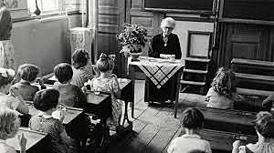 Se lleva a cabo el proyecto de los establecimientos educativos.