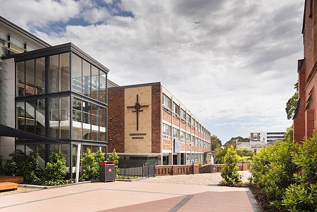 1857 St. Vincent’s Hospital opens in Sydney