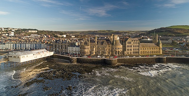 A nemzetközi politikai viszonyok intézményesülése