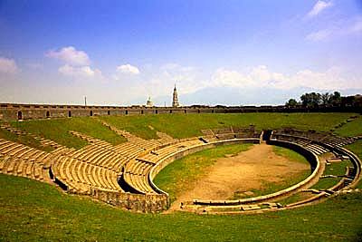 Začetek gradnje amfiteatra v Pomepejih