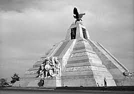 Inauguración del Monumento de la Raza.