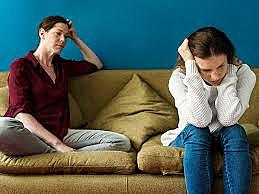 Porque mantiene pésimos vínculos con sus padres