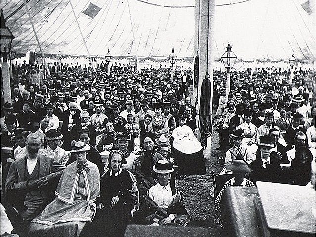 Primeras conferencias "intensas" del estudio de la Biblia.