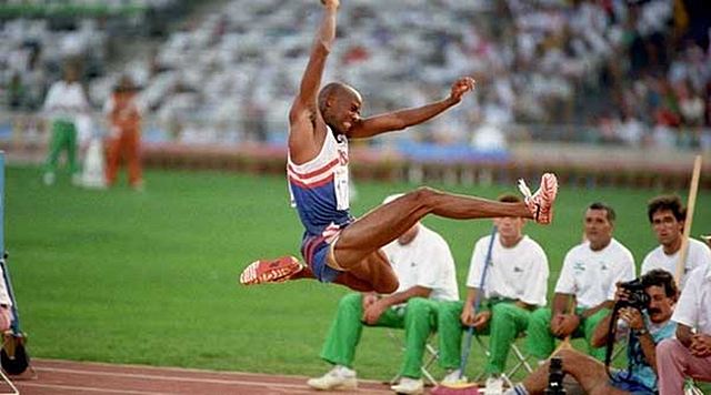 8,95m Mike Powell (USA)