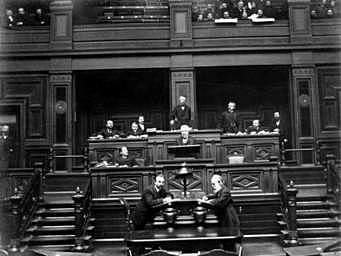 Lleis fundamentals: Llei constitutiva de les Corts