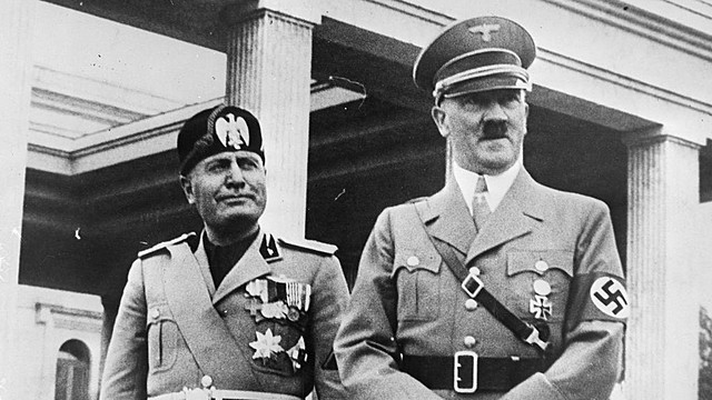 Mussolini mobilizes four divisions towards the border with Austria