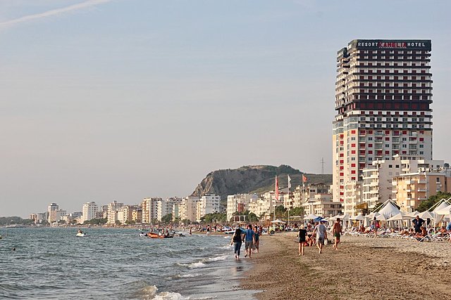 Italia okkuperar Albania