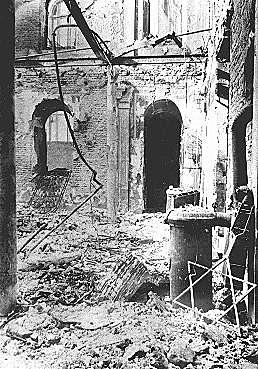 SE INICIAN PERSECUCIONES Y ATAQUES VIOLENTOS CONTRA LOS JUDÍOS (PROGROMS)