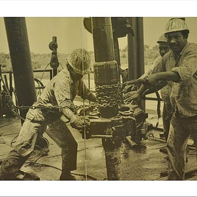Timeline: "Historia de la industria petrolera en México." - Universidad Vasconcelos de Tabasco. - Normatividad de la Industria Petrolera. - Prof.: Santiago Olán Suárez.