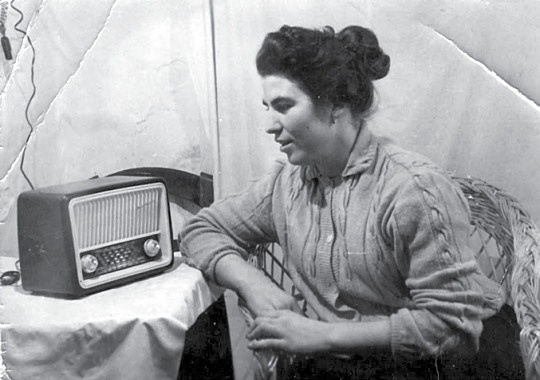 LOX- LA PRIMERA RADIO COMERCIAL