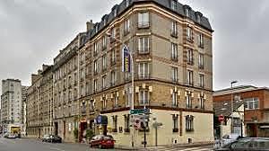 Hotel Garni Y El Cafe En París