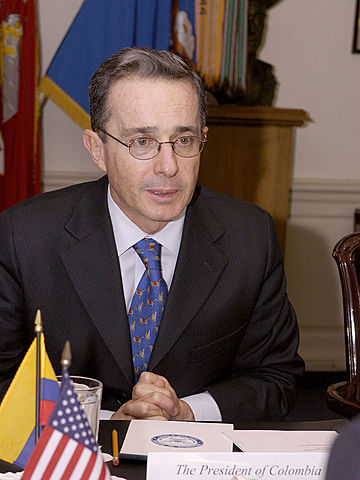 Gobierno: Álvaro Uribe Vélez  -- Periodo: 2002- 2010