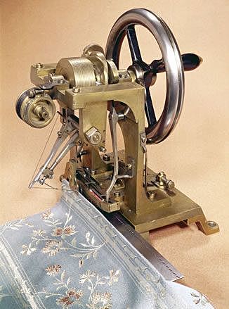La primera máquina de coser