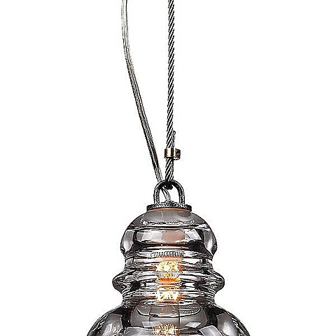 Edison lights up a street in Menlo Park using incandescent light bulbs.