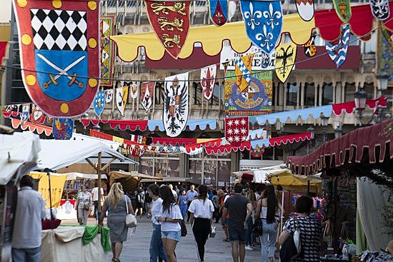 GRAN DESARROLO DEL COMERCIO Y CIUDADES