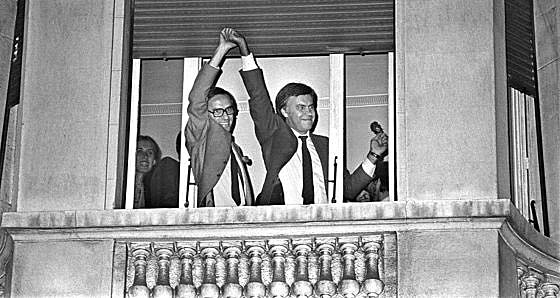 triomf del PSOE a les eleccions lesgislatives: Felipe González com a president