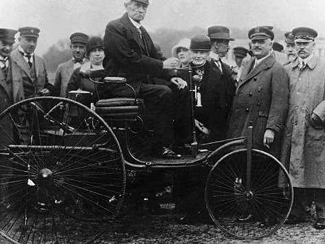 Karl Benz designed the world's first automobile