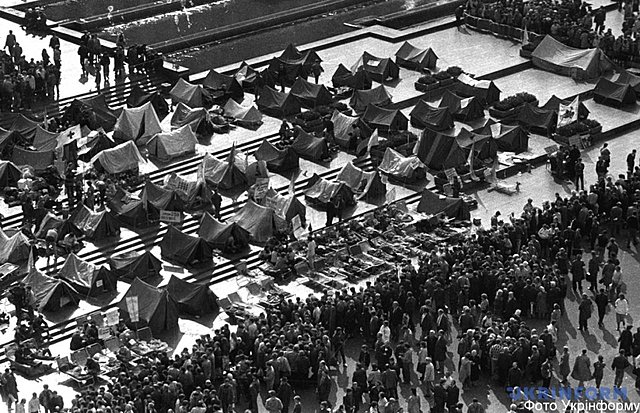 Революція набирає обертів