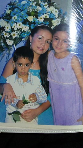 foto con mi prima y mi hermana