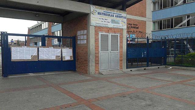 Graduacion de mi papá   del colegio