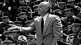 Se posesionó y dio un ejemplar discurso que le hizo que ganara apoyos y confianza por su interés conciliatorio y el abandono de la retórica demagógica y grandilocuente.