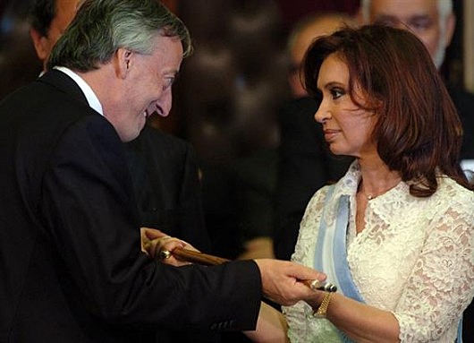 Asumió como Presidenta de la Nación Argentina Cristina Fernández