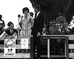 Nace mi padre, meses después de la ceremonia de llegada al poder de Kennedy