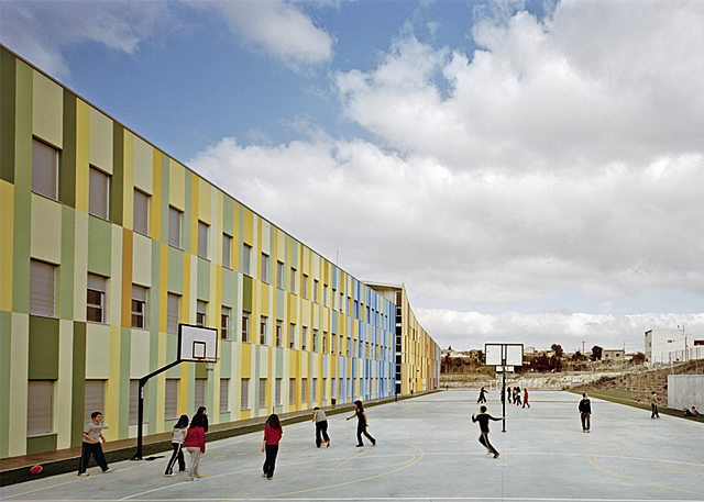 Fundación de escuela de Artes y Oficios en Molina (TC)