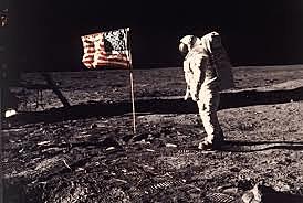 Amstrong i Aldrin trepitgen la Lluna