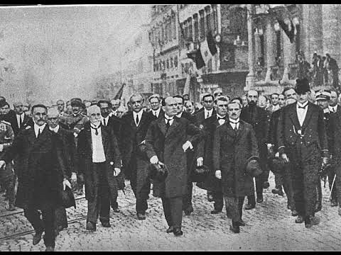 Benito Mussolini founded the Fasci di Combattimento