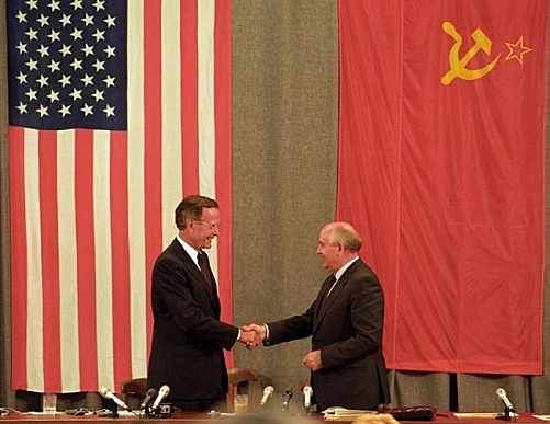 Gerra Hotzaren amaiera