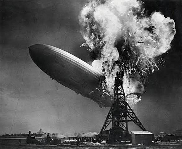 El desastre del Hindenburg acaba con la era de los viajes en dirigible