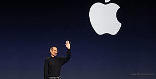 Jobs  steps down as Apple's CEO