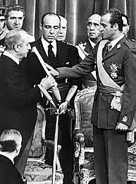 JUAN CARLOS I ES PROCLAMADO REY DE ESPAÑA Y JEFE DEL ESTADO