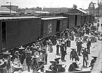 México se vio favorecido  ya que vendía productos con sus exportaciones y acelero la industrialización del país.