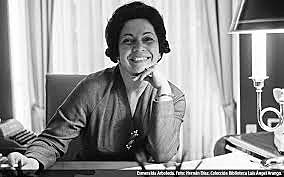 Primera senadora electa