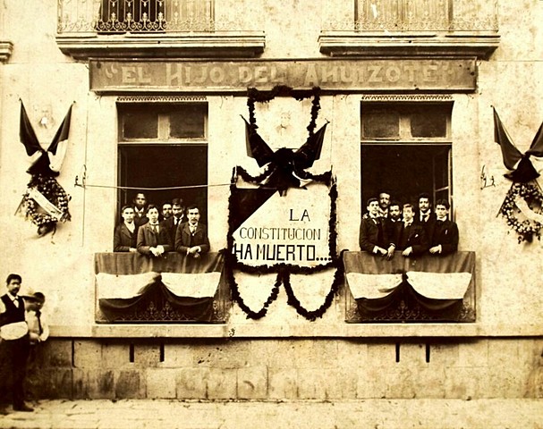 “La constitución ha muerto”.