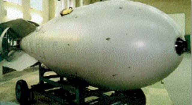 Soviet Union detonates hydrogen bombs