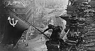 1945 - DERROTA DEL EJE. AISLAMIENTO DEL RÉGIMEN.