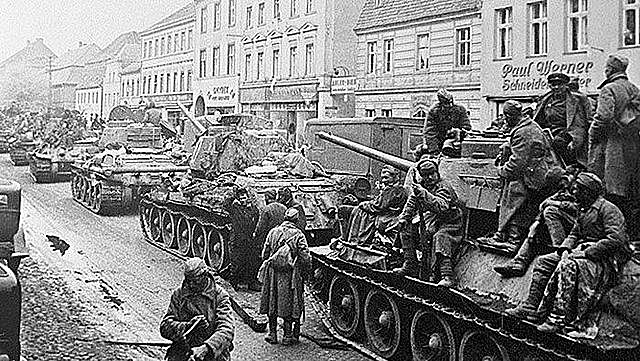 Sobietarrek Berlin askatu. Bigarren Mundu Gerraren amaiera