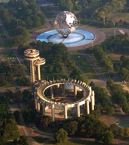 New York World’s Fair Begins