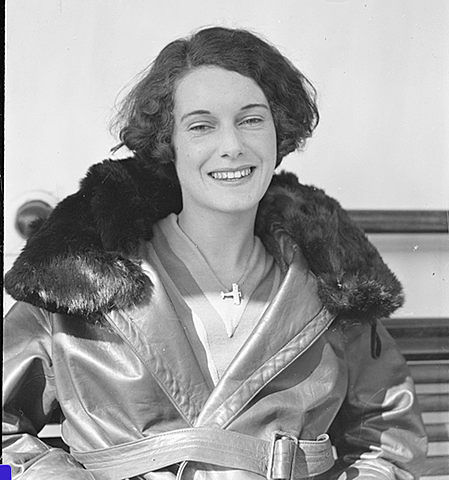 1932–1937 – Record-breaking flights